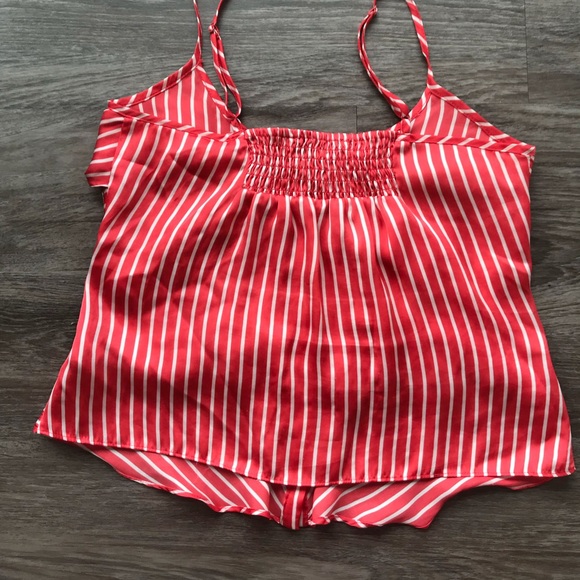 Forever 21 Ruffle Top - Picture 2 of 4